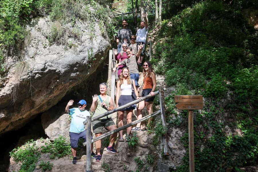 Valencia: Montanejos Thermal Spring & Girlfriend Waterfall - Who should book this day trip?