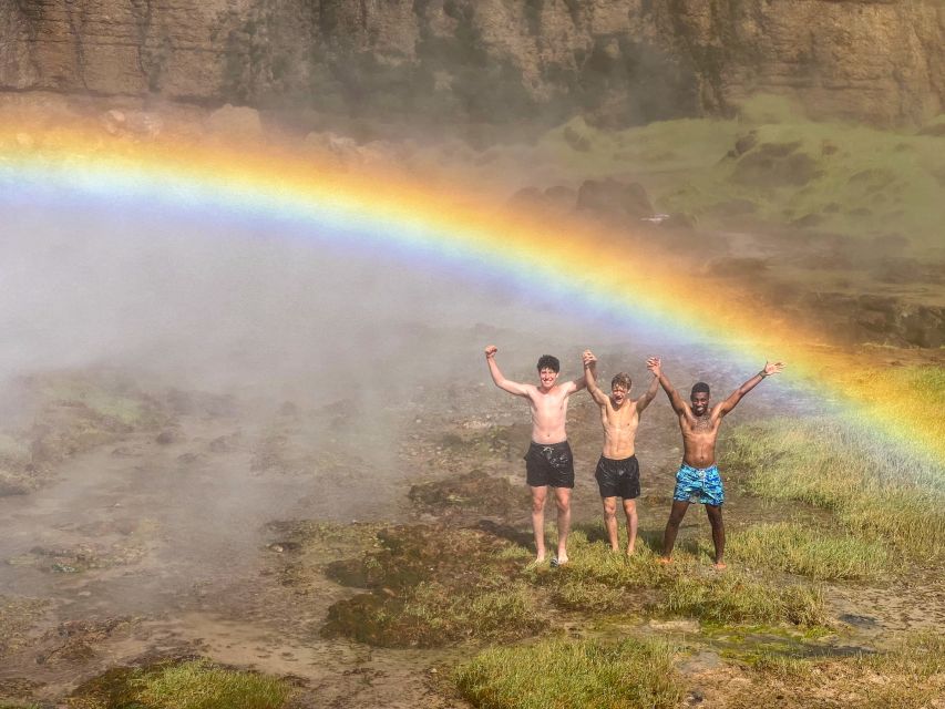 Valencia: Waterfalls and Thermal Springs Tour with Swimming - What the transport and group size mean for you