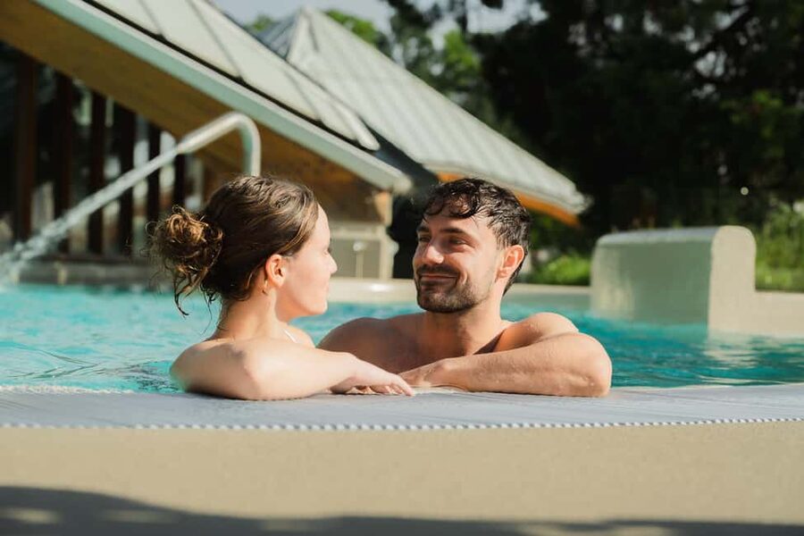 Valkenburg: Thermae 2000 Spa Entry Ticket - Treatments and massages need advance planning