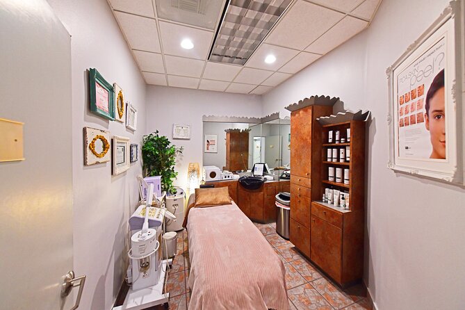 VIP 90-Minute Reflexology & Hot Stone Massage Combo - Choosing your therapist and appointment time