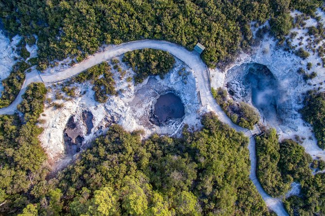 Wai-O-Tapu Thermal Wonderland, Rotorua, New Zealand - Who will enjoy this visit most?