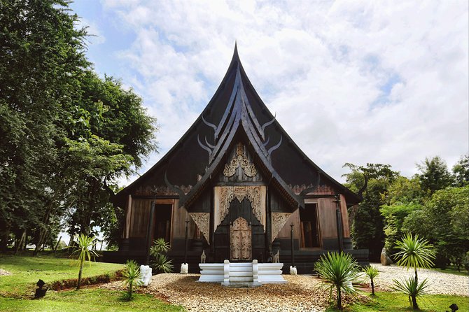 White Temple, Black House Museum and Hot Spring Tour from Chiang Mai (SHA Plus) - Entering the Black House at Baan Dam Museum