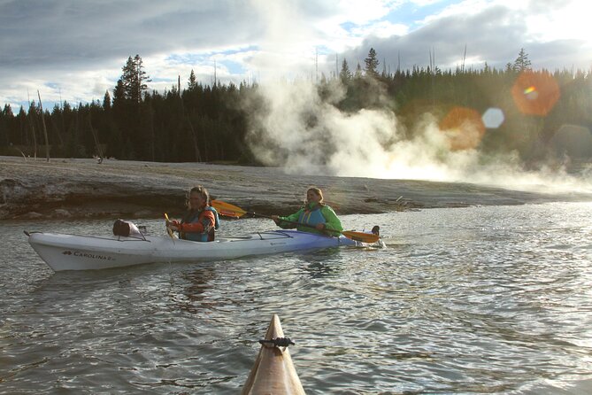 Yellowstone Lake & Hot Springs / 3 Hour Morning or Twilight Tour - The paddle across Yellowstone Lake