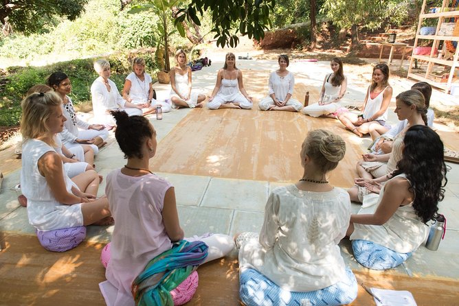 Yin Yoga Therapy Training - 200 Hours (Yoga Alliance) - Practicing under the jungle trees