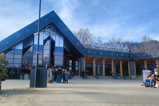 Zakopane and Thermal Pools Tour with Hotel Pickup - Chochołów and its wooden houses