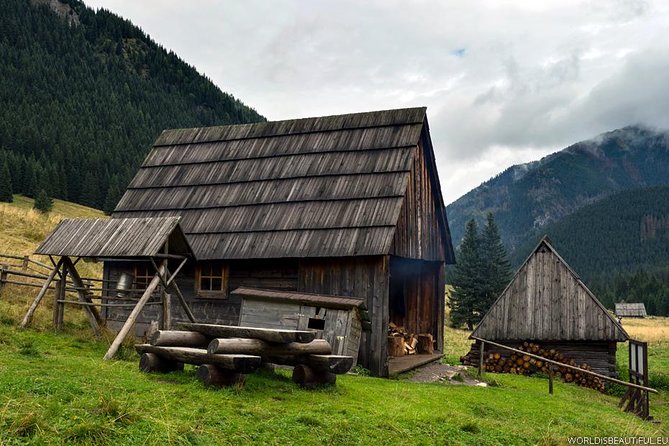 Zakopane & Thermal Springs: Private Tour - Chochołów and the story behind the wooden houses